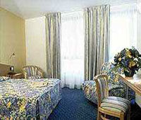 2 photo hotel EXPRESS BY HOLIDAY INN, Paris, France