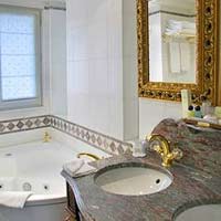 7 photo hotel VILLA ROYALE, Paris, France