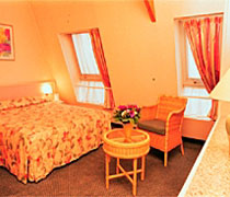 Hotel HI GARDEN COURT MONTMARTRE, Paris, France