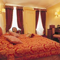 Hotel EXCLUSIVE QUEEN MARY MADELEINE, Paris, France
