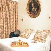10 photo hotel HOTEL DES TUILERIES, Paris, France