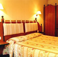 2 photo hotel PAVILLON REPUBLIQUE LES HALLES, Paris, France