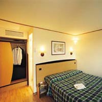 2 photo hotel CAMPANILE - PARIS-ST-DENIS BASILIQUE, Paris, France