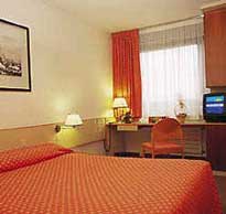Hotel IBIS BERTHIER PORTE DE CLICHY, Paris, France