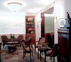 2 photo hotel BEST WESTERN DUCS DE BOURGOGN, Paris, France