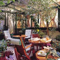 2 photo hotel HOTEL WALLACE, Paris, France